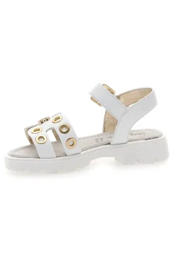 LAURA BIAGIOTTI Sandali bianchi con borchie oro e logo gioiello G17316313