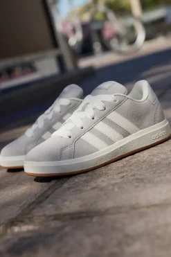 ADIDAS Sneakers grigie in suede con strisce bianche Grand Court 00s K